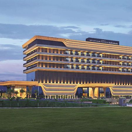 Gift City Club, A Member Of Radisson Individuals Gandhinagar Exterior foto
