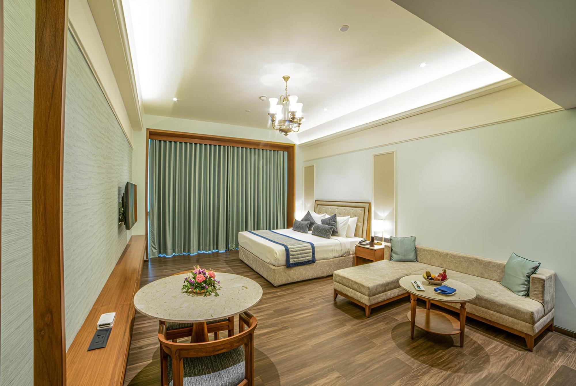 Gift City Club, A Member Of Radisson Individuals Gandhinagar Exterior foto