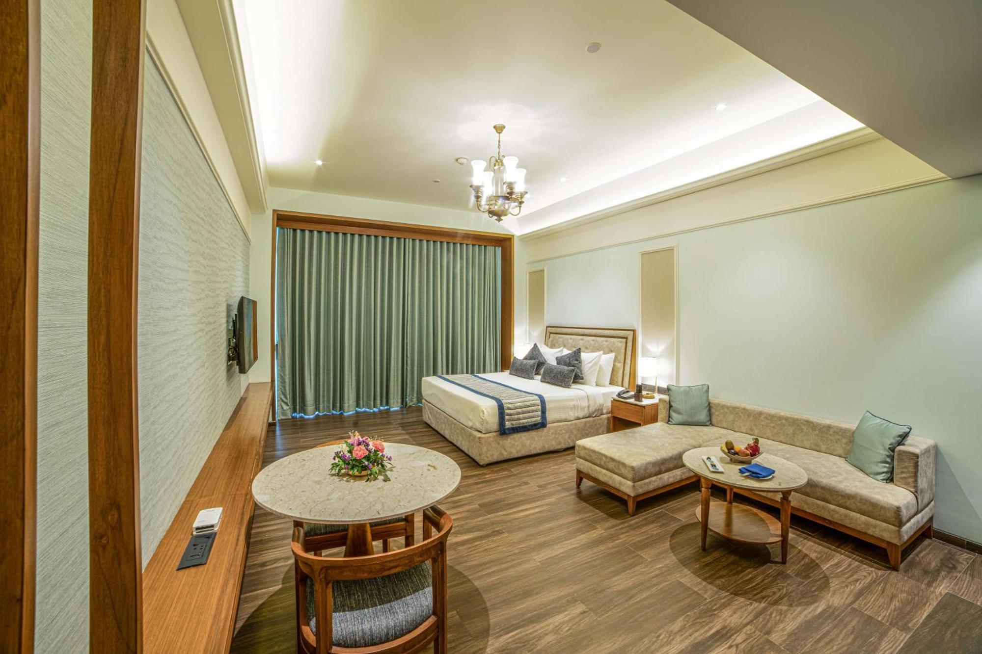 Gift City Club, A Member Of Radisson Individuals Gandhinagar Exterior foto