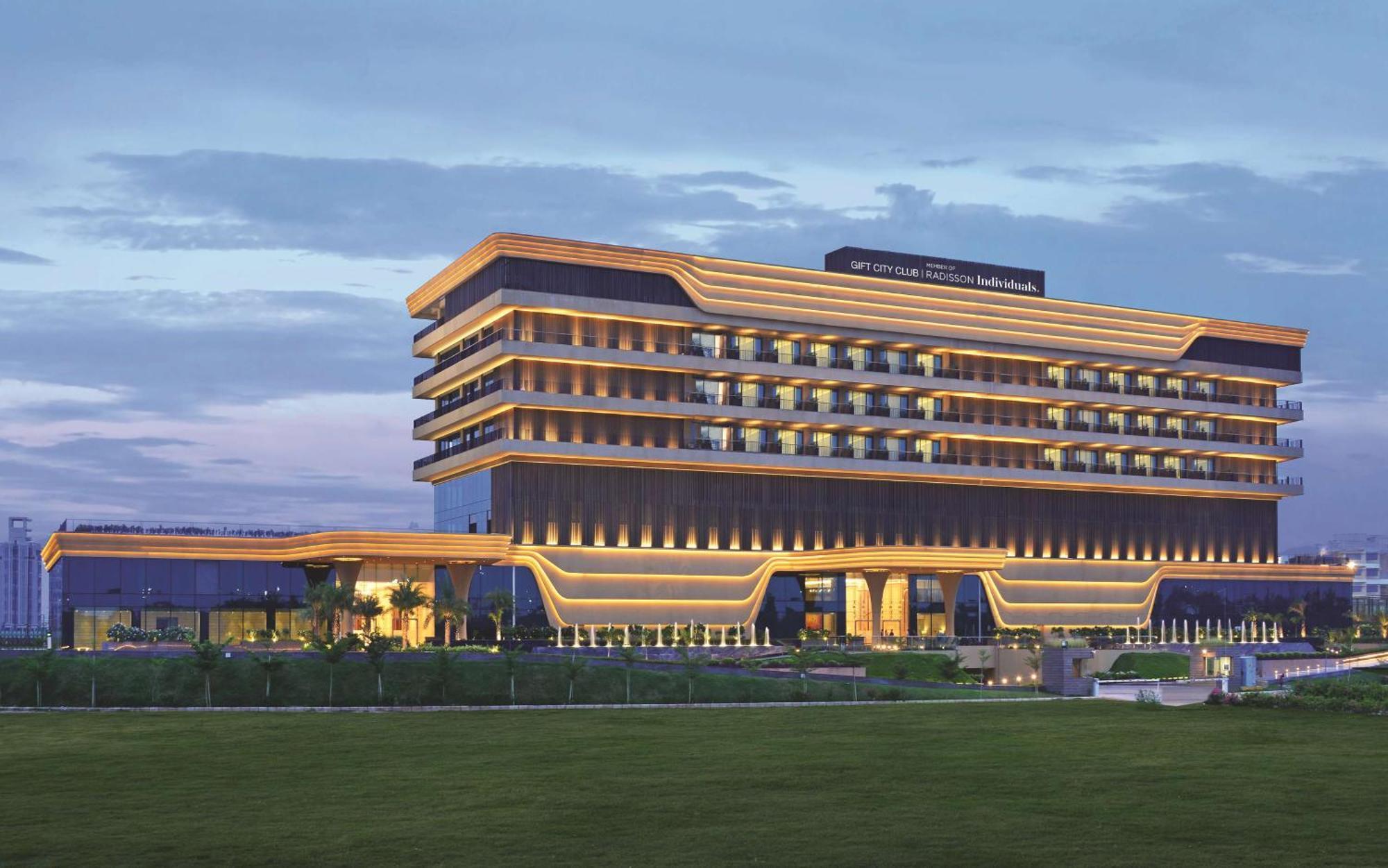 Gift City Club, A Member Of Radisson Individuals Gandhinagar Exterior foto