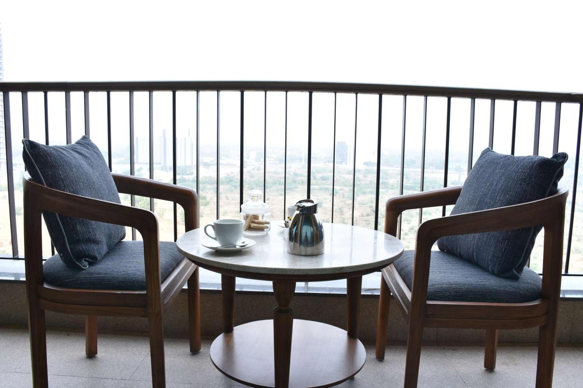Gift City Club, A Member Of Radisson Individuals Gandhinagar Exterior foto