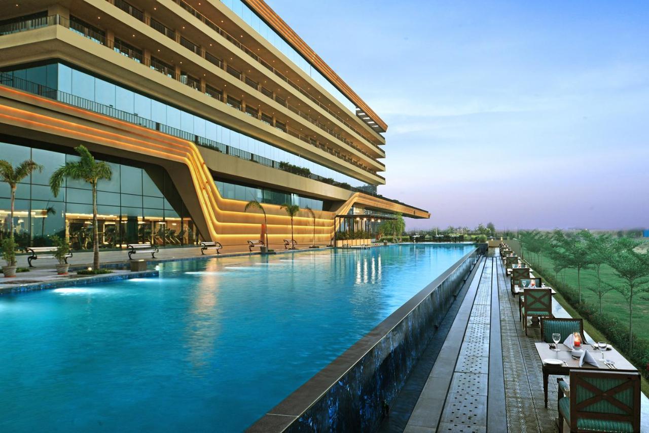 Gift City Club, A Member Of Radisson Individuals Gandhinagar Exterior foto