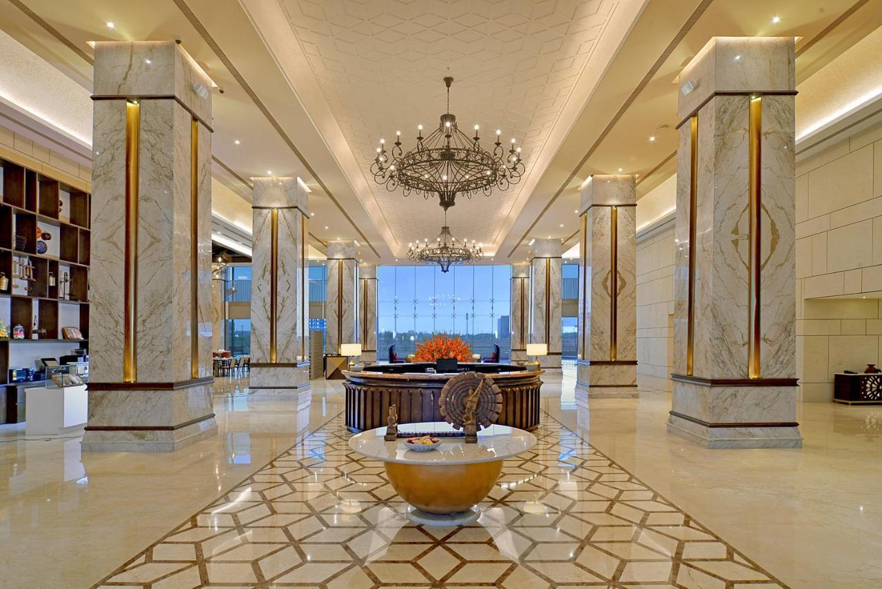 Gift City Club, A Member Of Radisson Individuals Gandhinagar Exterior foto