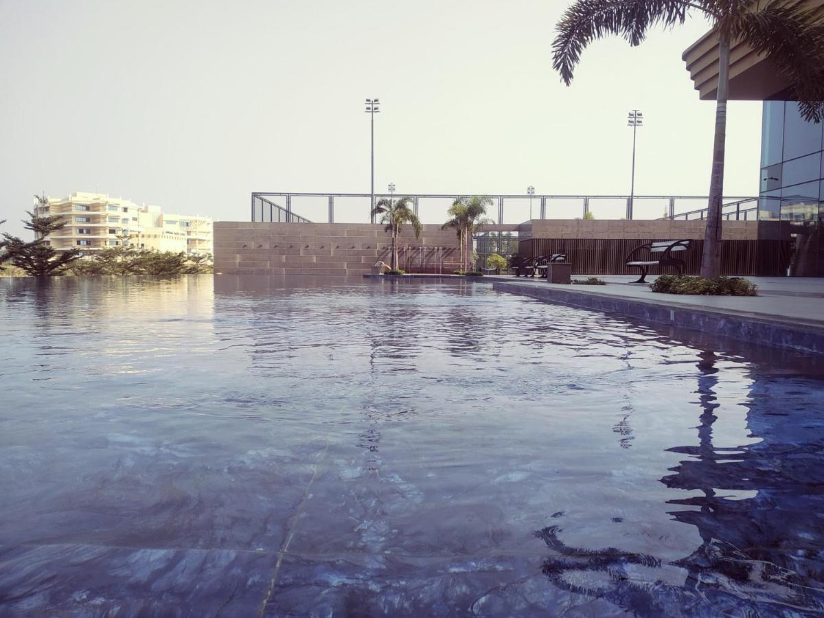Gift City Club, A Member Of Radisson Individuals Gandhinagar Exterior foto